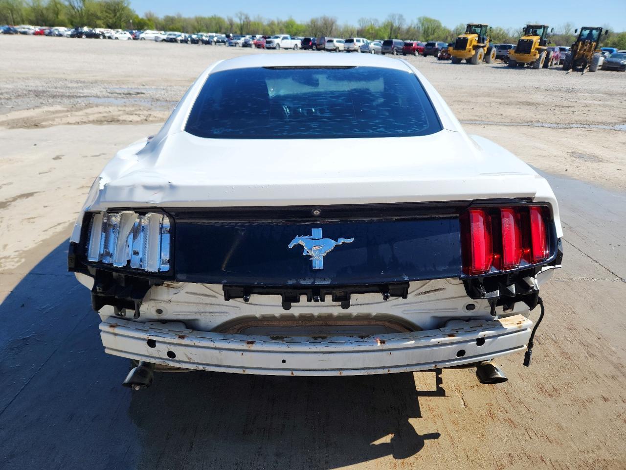 2016 Ford Mustang - zdjęcie 6