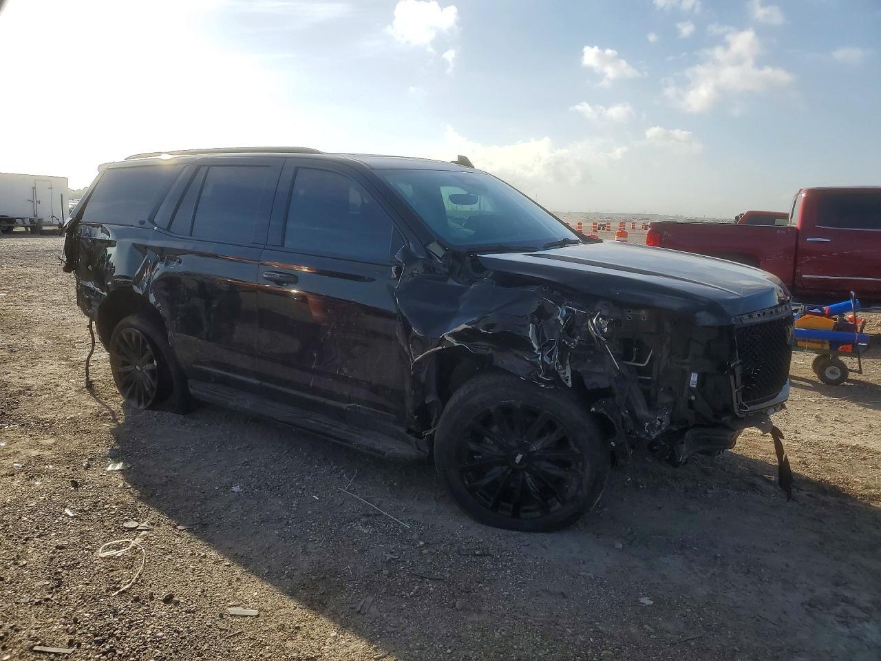 2021 Cadillac Escalade Premium Luxury - zdjęcie 4