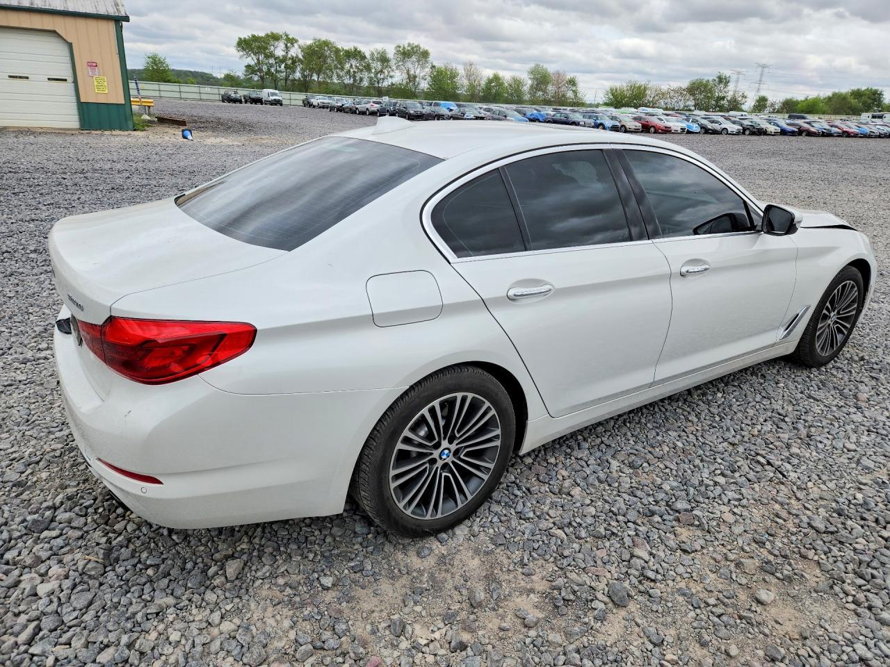 2018 BMW 530 Xi - zdjęcie 3