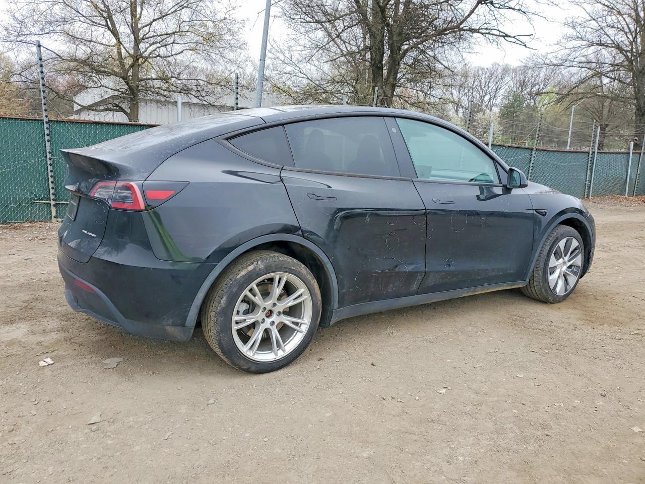 2023 Tesla Model Y - zdjęcie 3