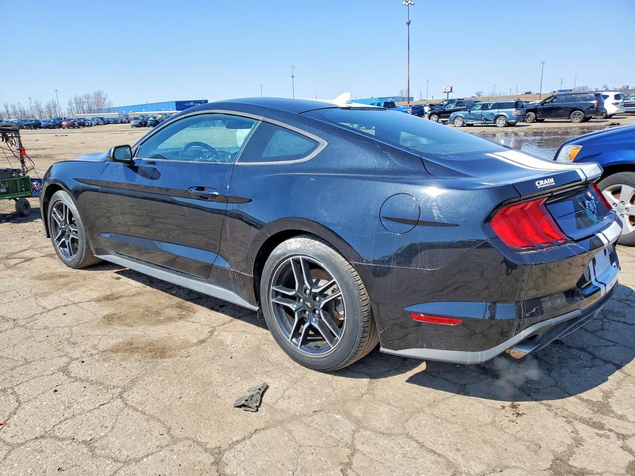 2023 Ford Mustang - zdjęcie 2