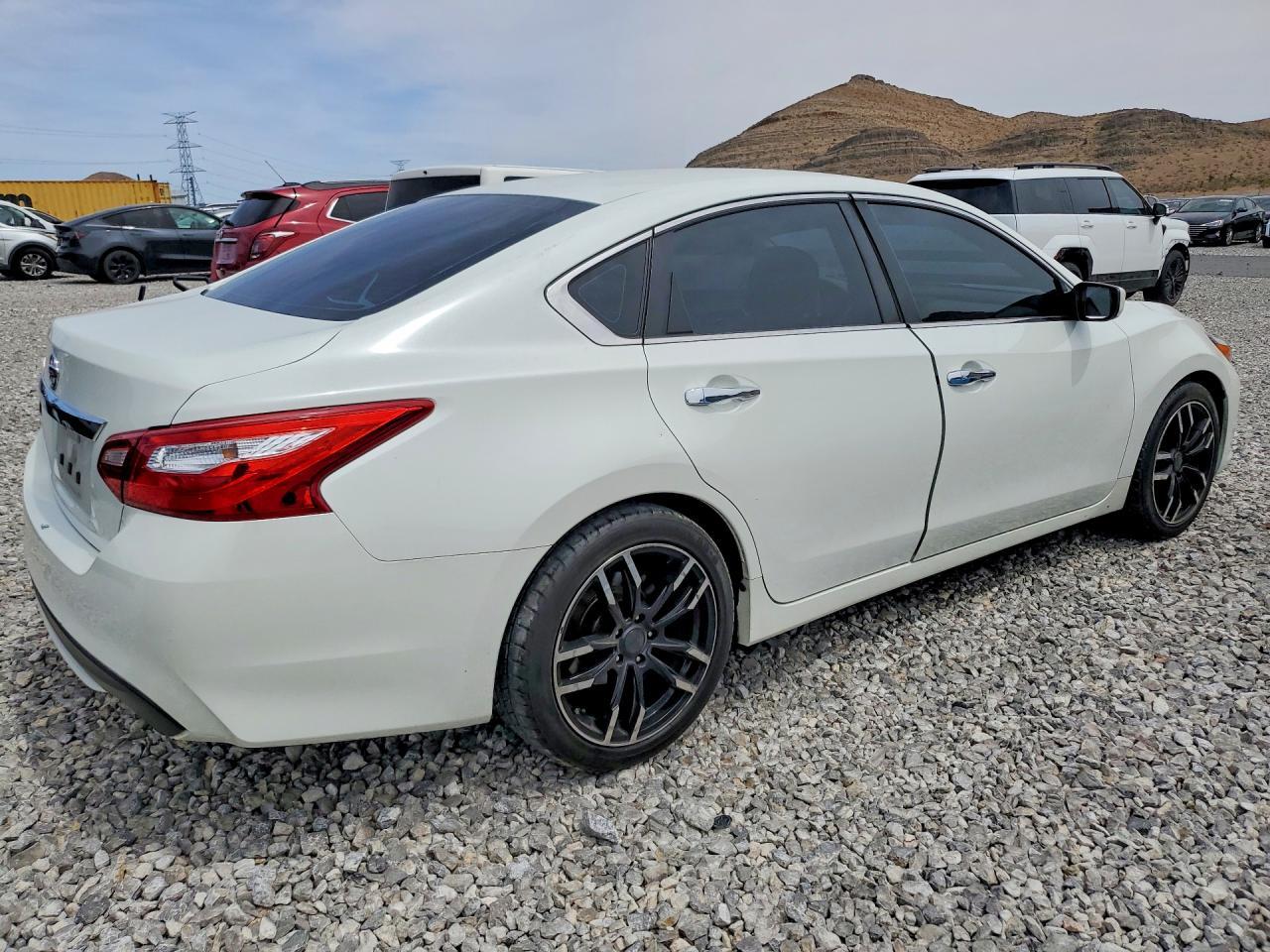 2016 Nissan Altima 2.5 S - zdjęcie 3