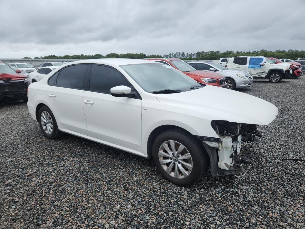 2015 Volkswagen Passat S - zdjęcie 4