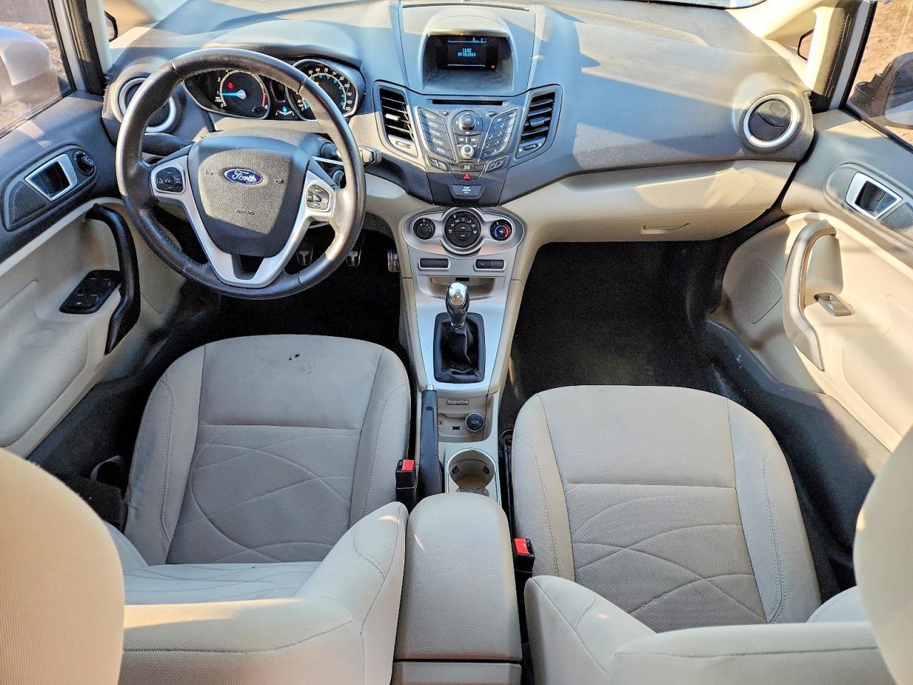 2014 Ford Fiesta Se - zdjęcie 8