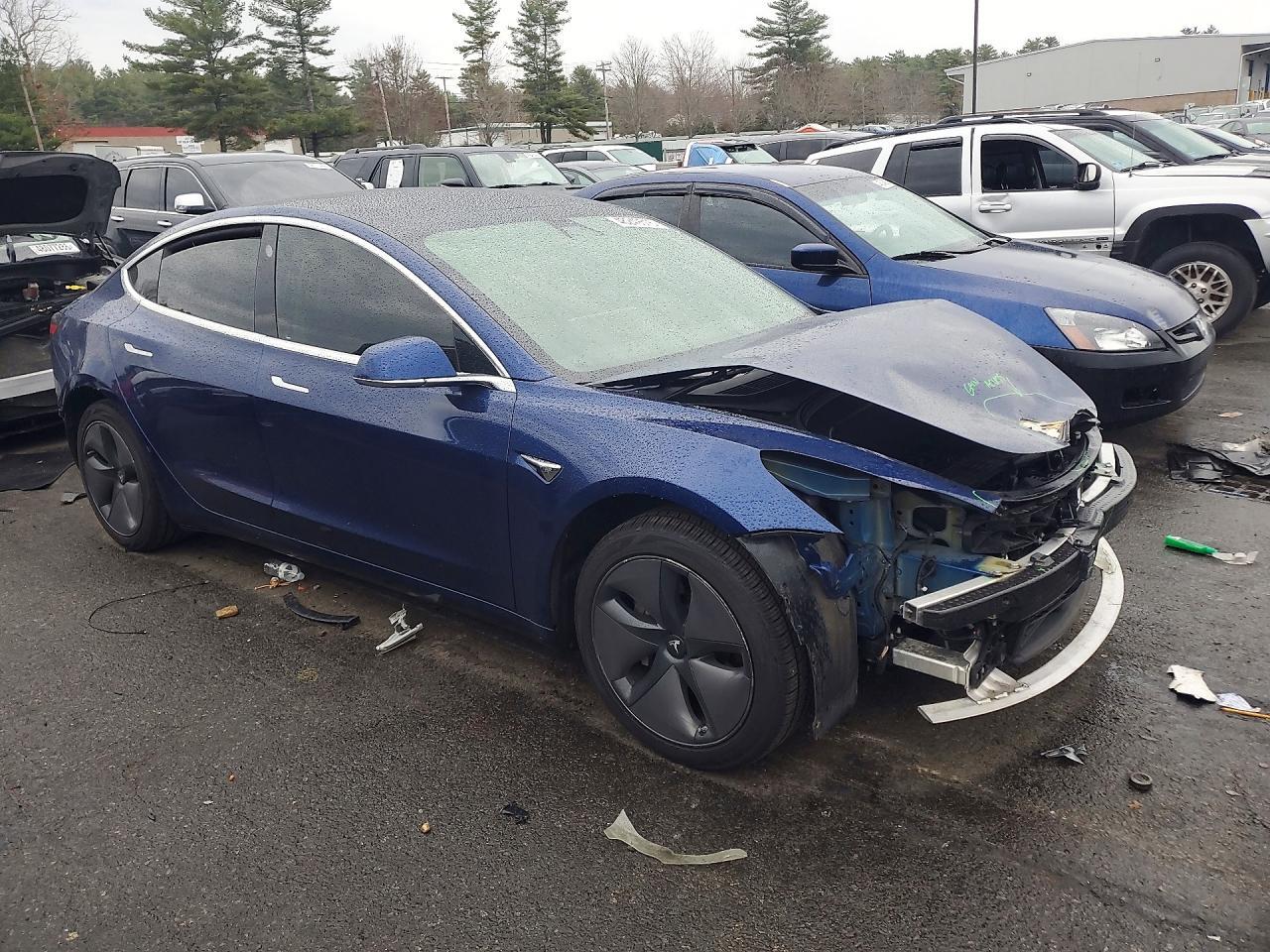 2019 Tesla Model 3 - zdjęcie 4