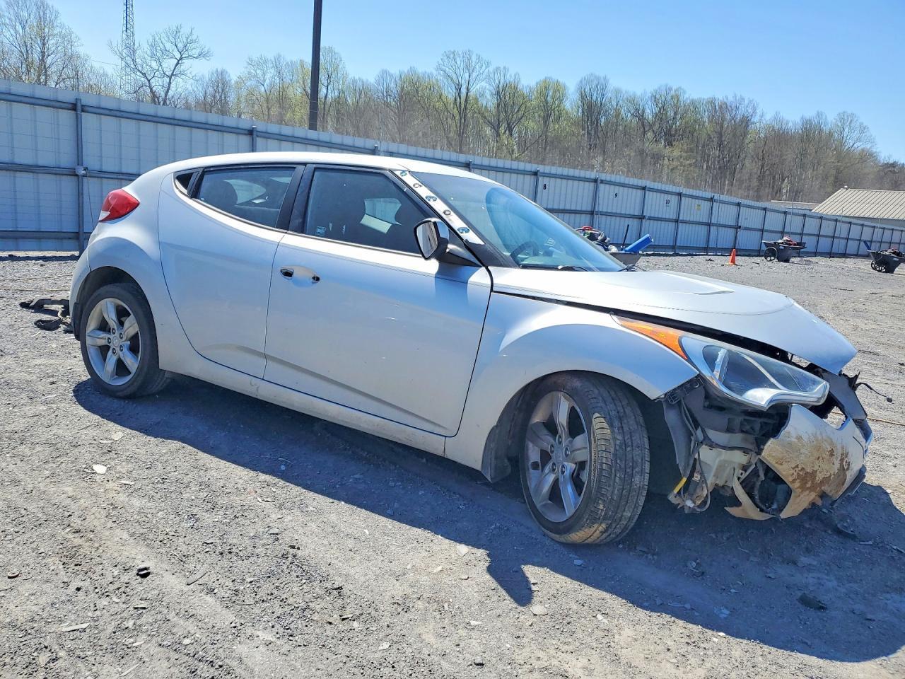 2015 Hyundai Veloster Base - zdjęcie 4