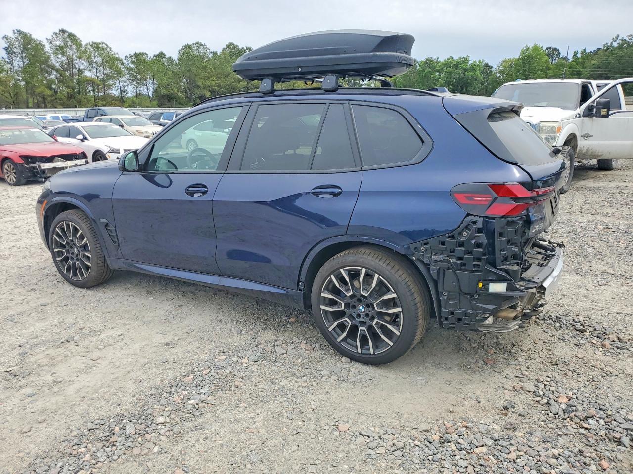 2026 BMW X5 xDrive40I - zdjęcie 2
