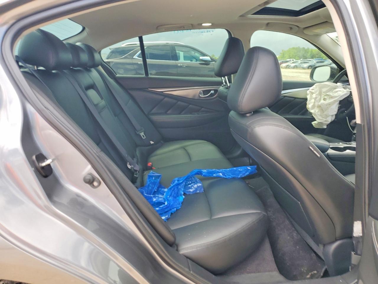 2017 Infiniti Q50 - zdjęcie 10