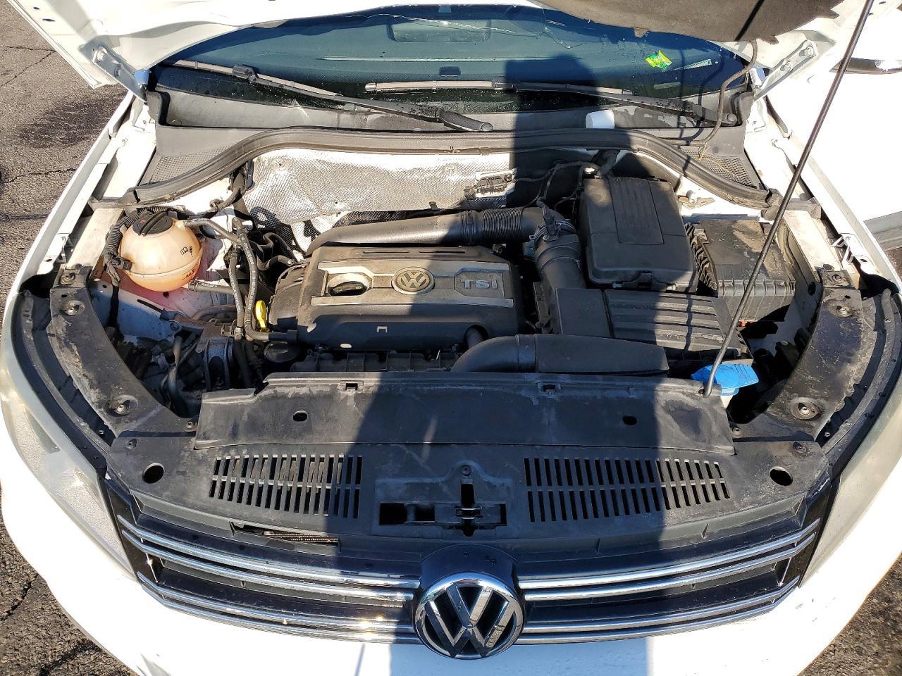 2017 Volkswagen Tiguan S - zdjęcie 11