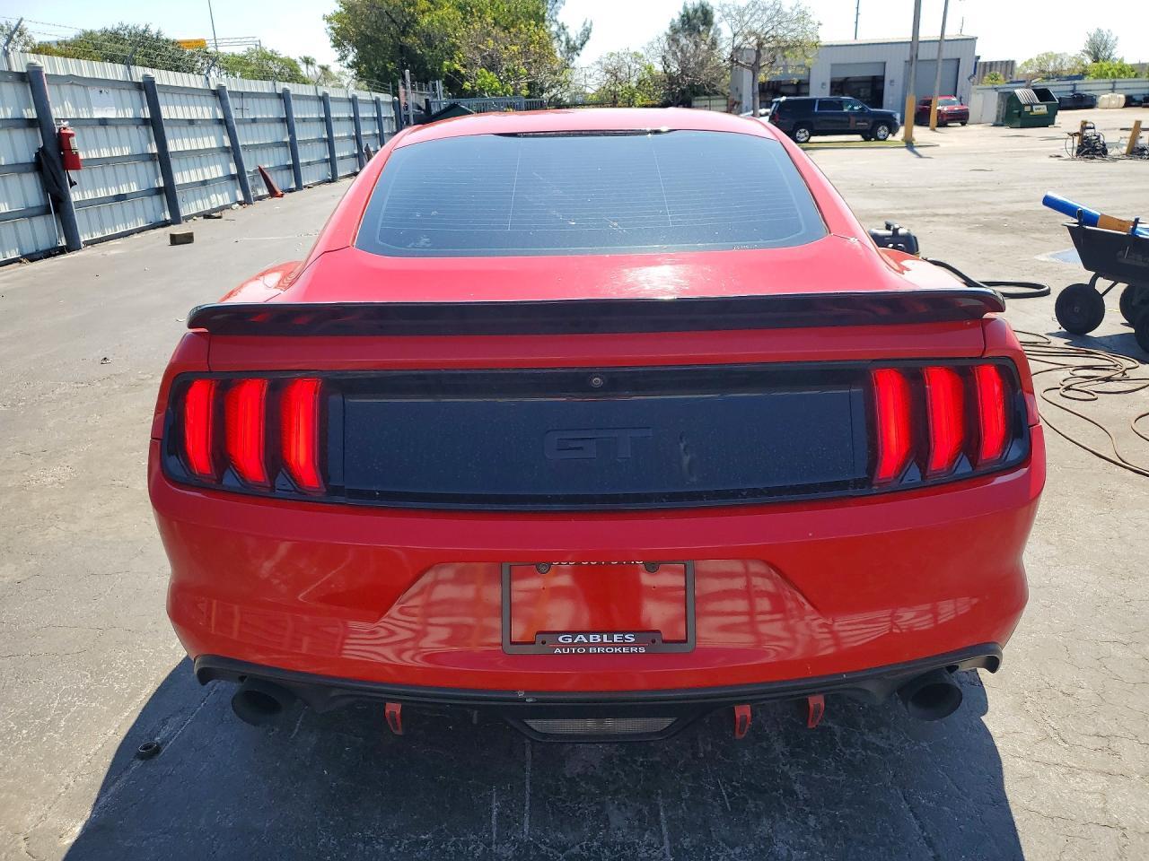 2016 Ford Mustang - zdjęcie 6