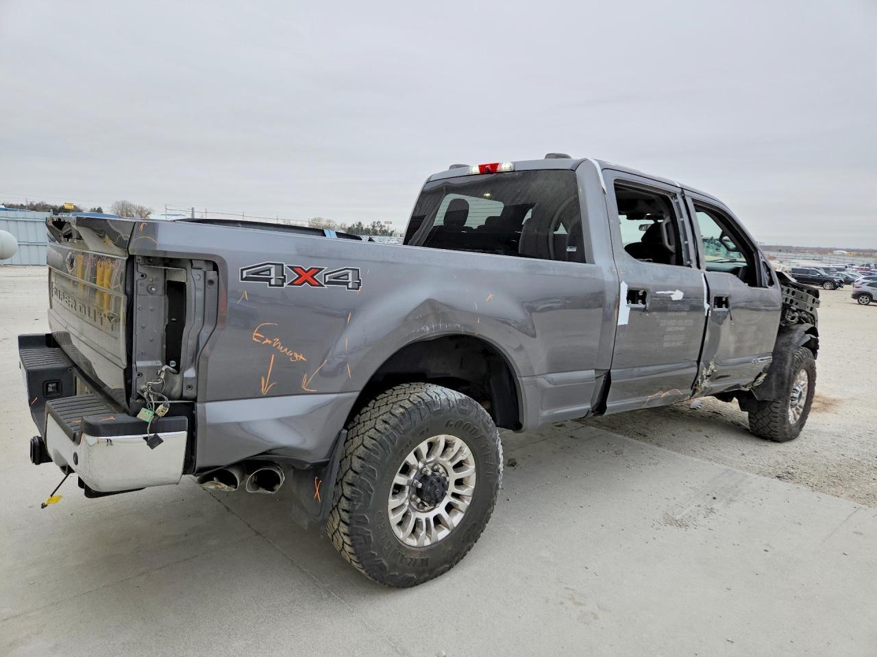 2022 Ford F250 Super Duty - zdjęcie 3