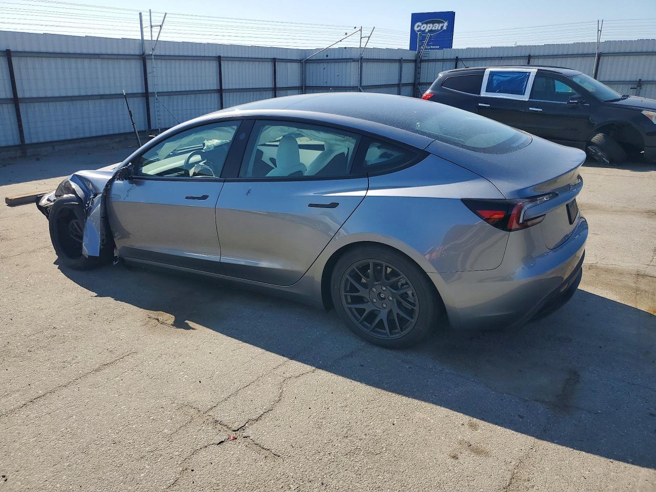 2026 Tesla Model 3 - zdjęcie 2