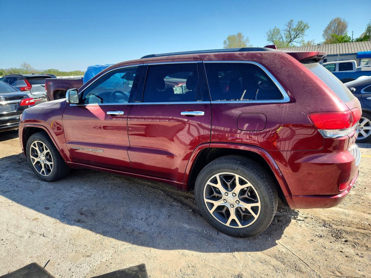 2019 Jeep Grand Cherokee Overland - zdjęcie 2