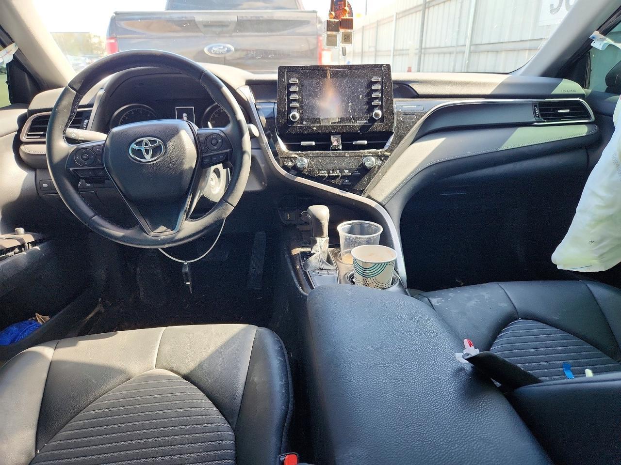 2024 Toyota Camry Se - zdjęcie 8