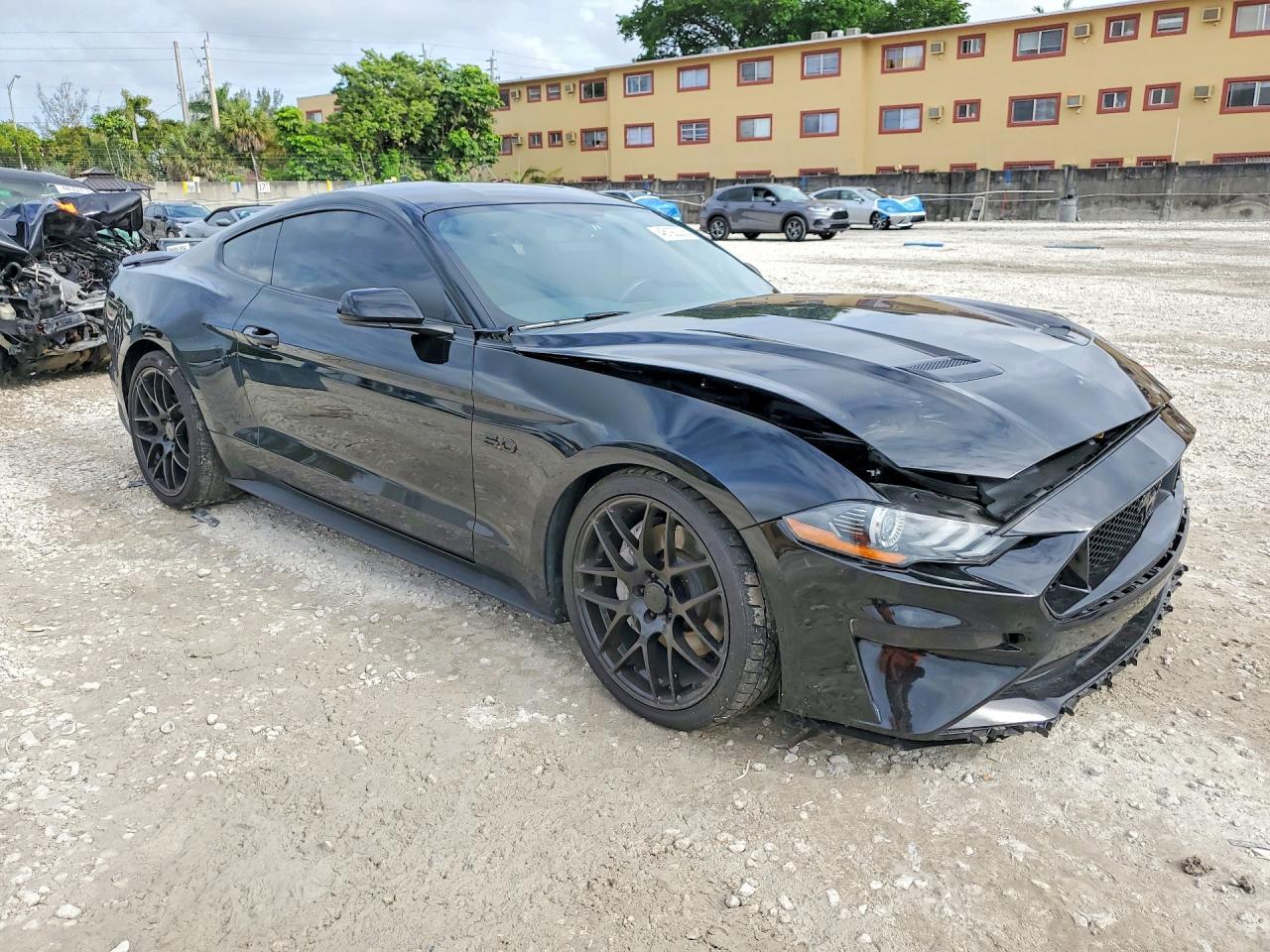2020 Ford Mustang Gt - zdjęcie 4
