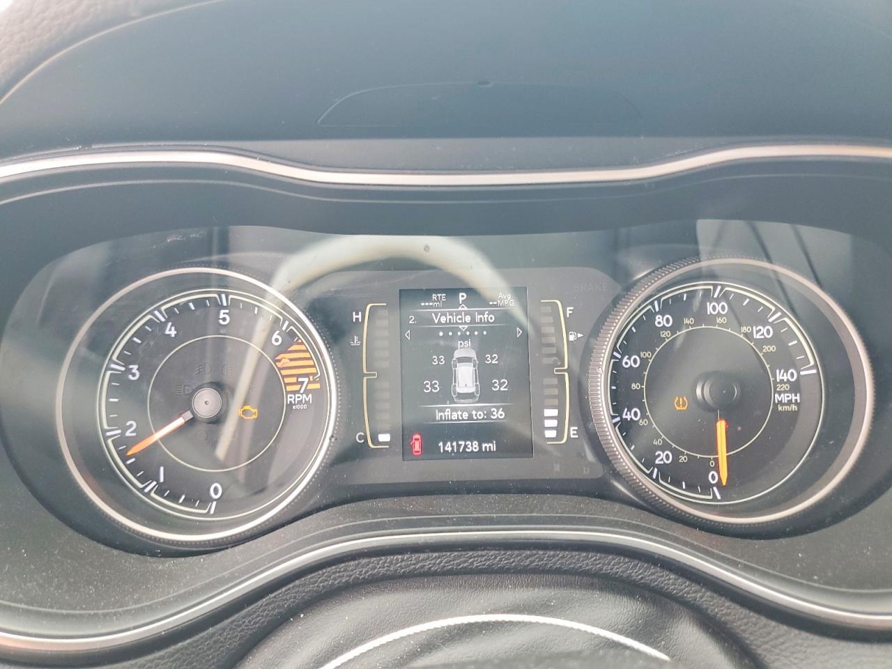 2019 Jeep Cherokee Latitude Plus - zdjęcie 9