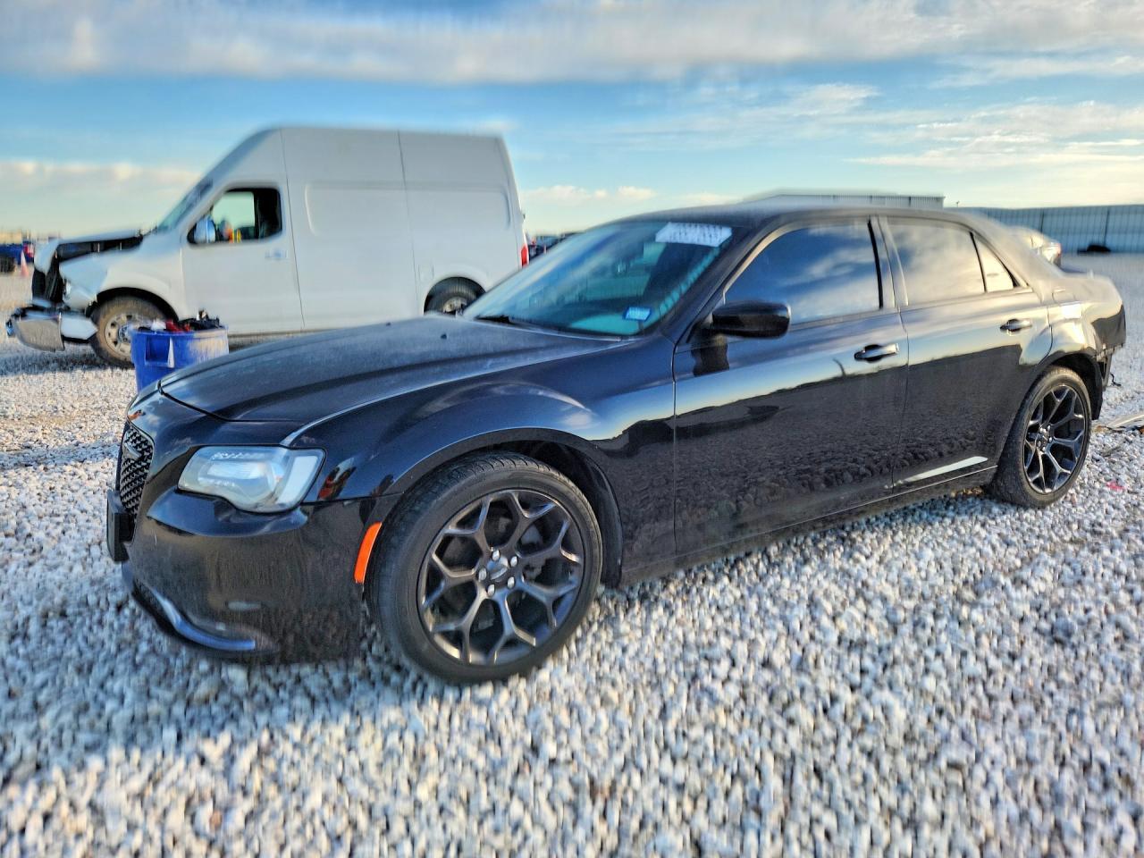 2019 Chrysler 300 S - zdjęcie główne