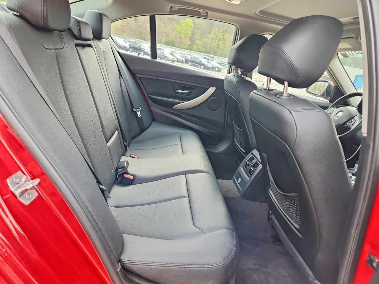 2016 BMW 320 Xi - zdjęcie 10
