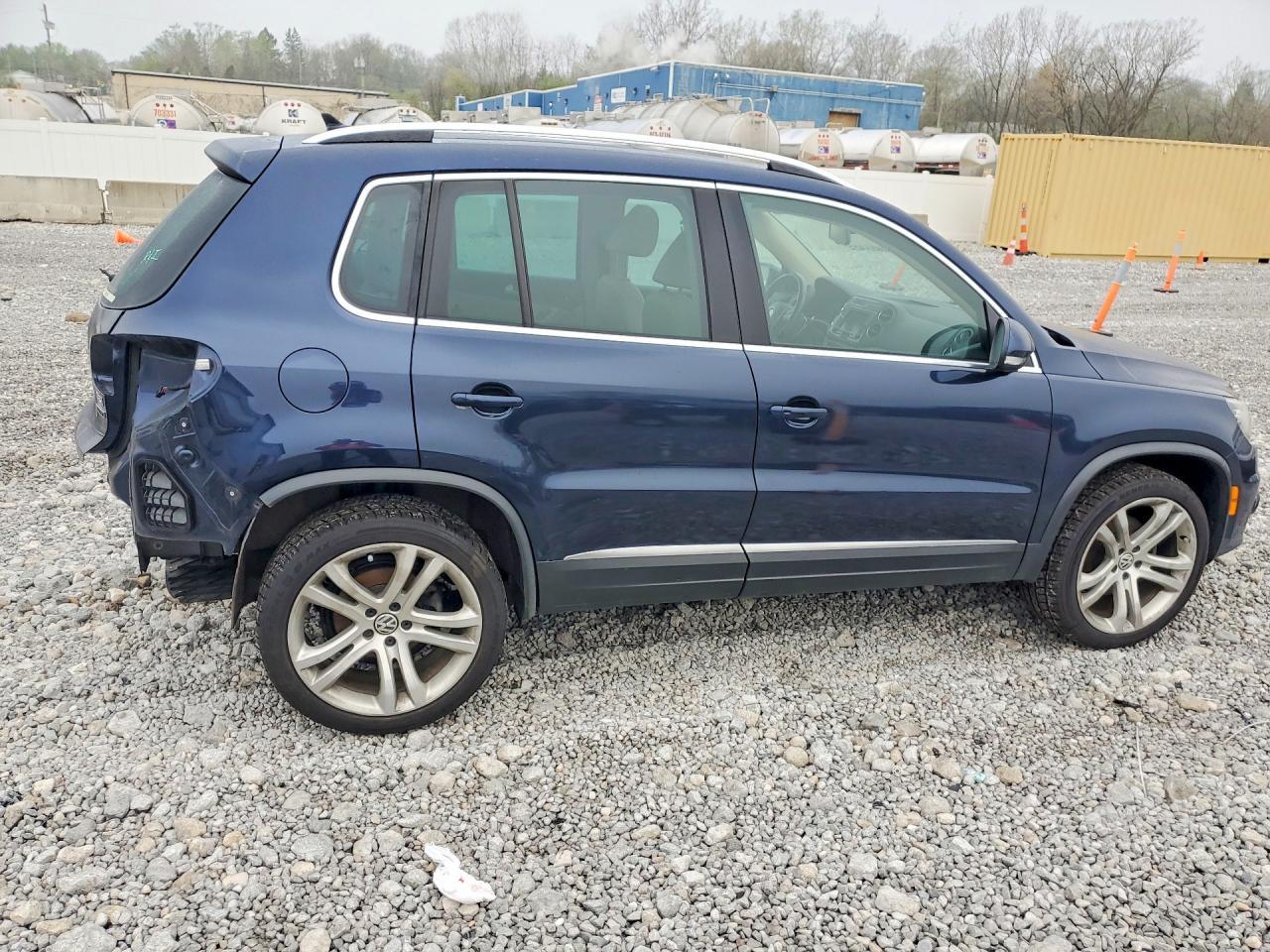 2016 Volkswagen Tiguan S - zdjęcie 3