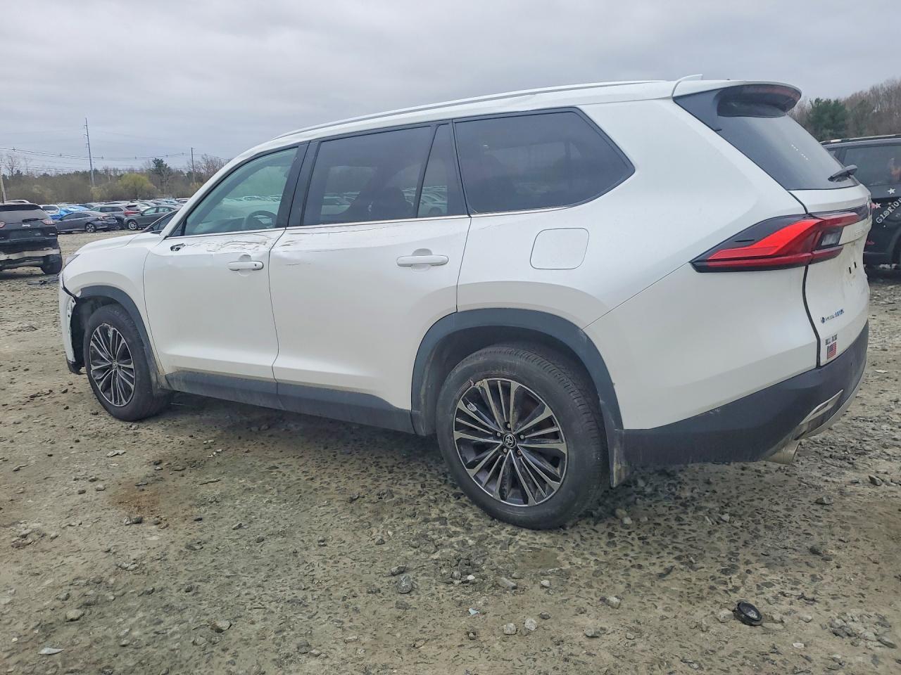 2024 Toyota Grand Highlander Hybrid Max Platinum - zdjęcie 2