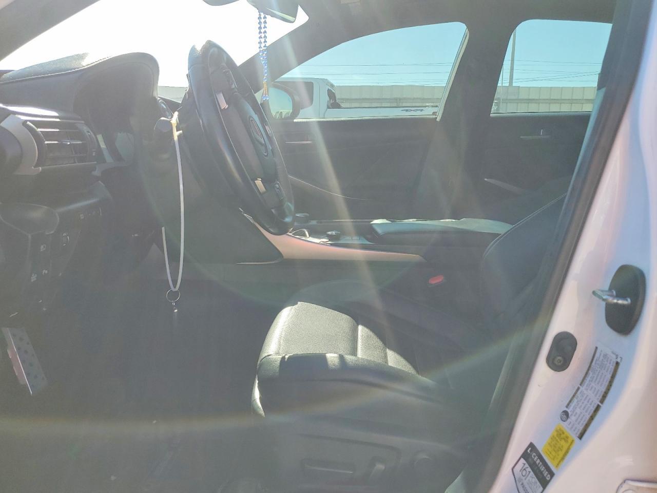 2019 Lexus Is 300 - zdjęcie 7