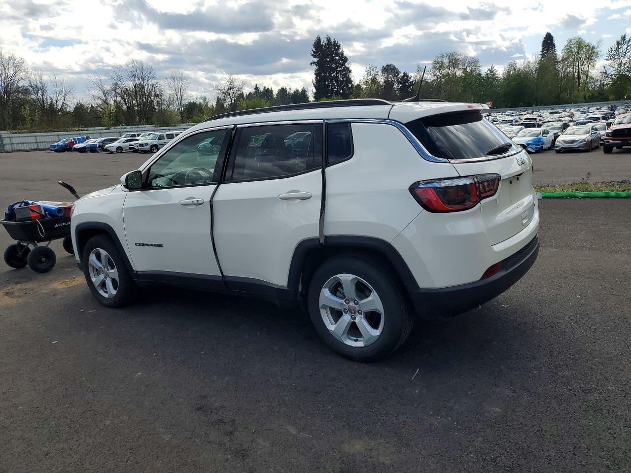 2020 Jeep Compass Latitude - zdjęcie 2