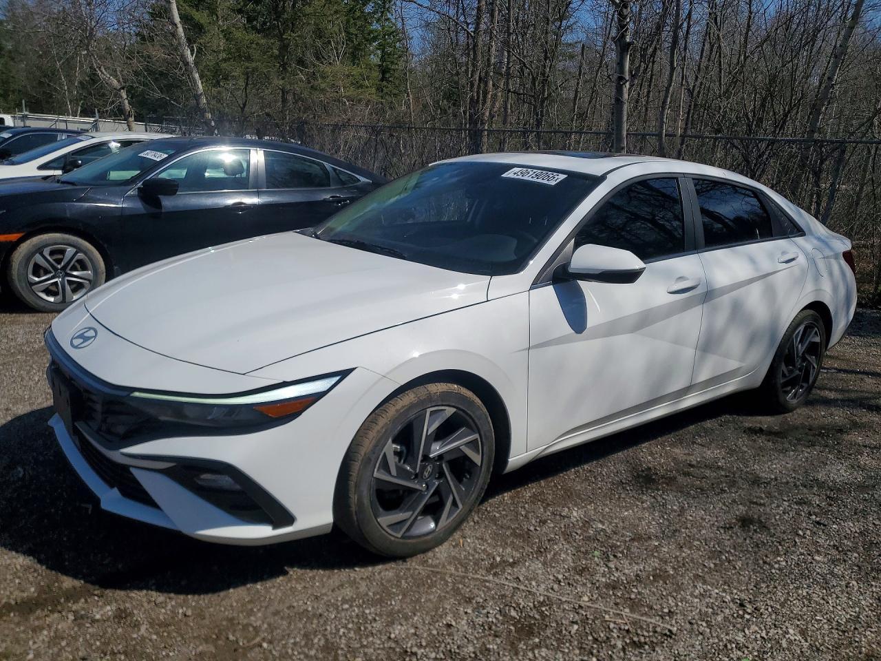 2024 Hyundai Elantra Luxury - zdjęcie główne
