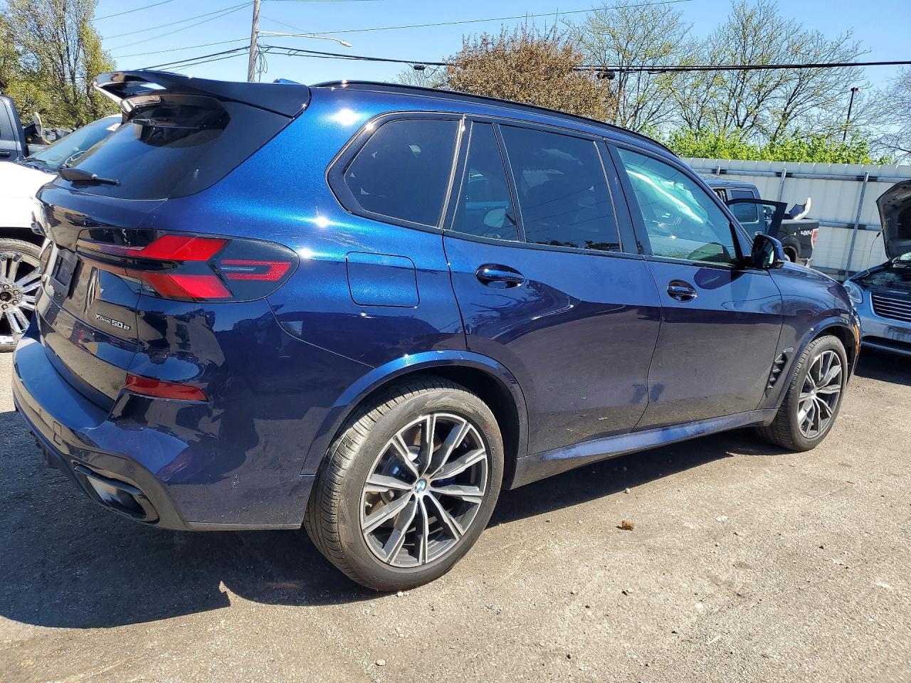 2026 BMW X5 xDrive50E - zdjęcie 3