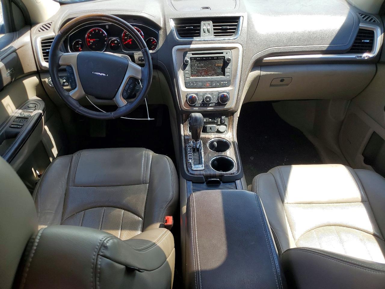 2016 GMC Acadia Denali - zdjęcie 8
