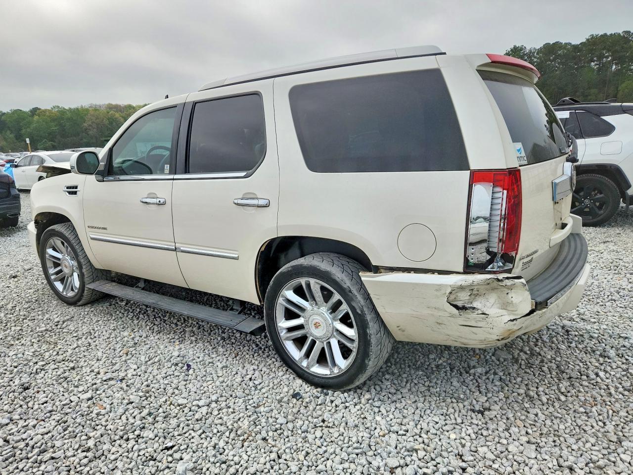 2013 Cadillac Escalade Platinum - zdjęcie 2