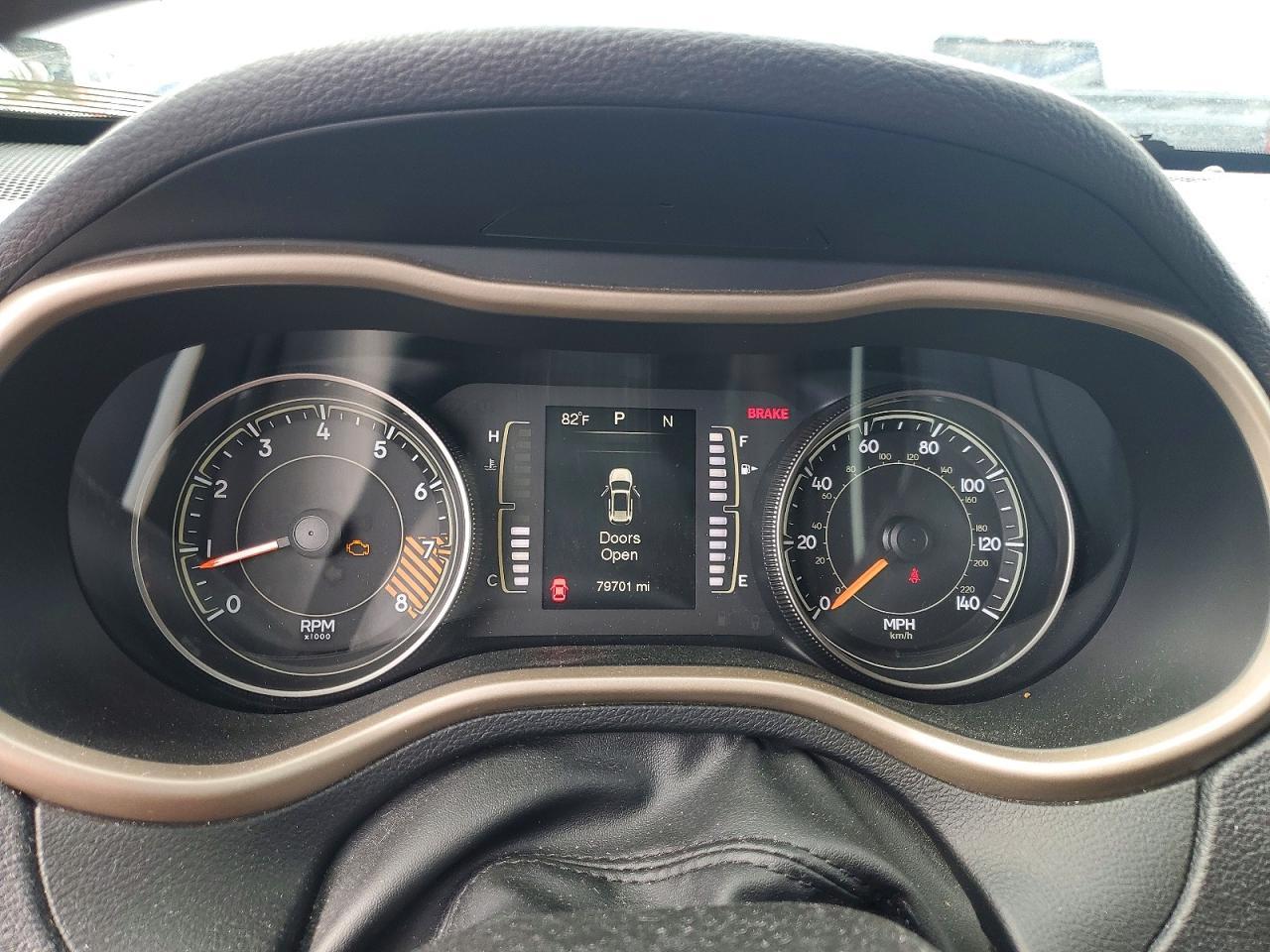 2015 Jeep Cherokee Latitude - zdjęcie 9