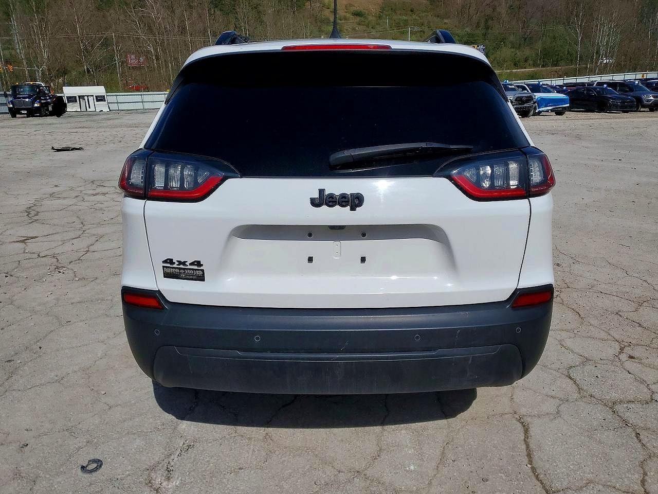 2020 Jeep Cherokee Latitude Plus - zdjęcie 6