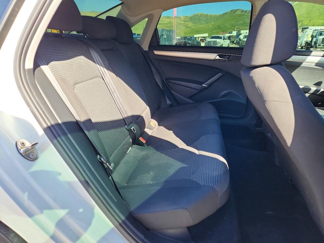2018 Volkswagen Passat S - zdjęcie 10