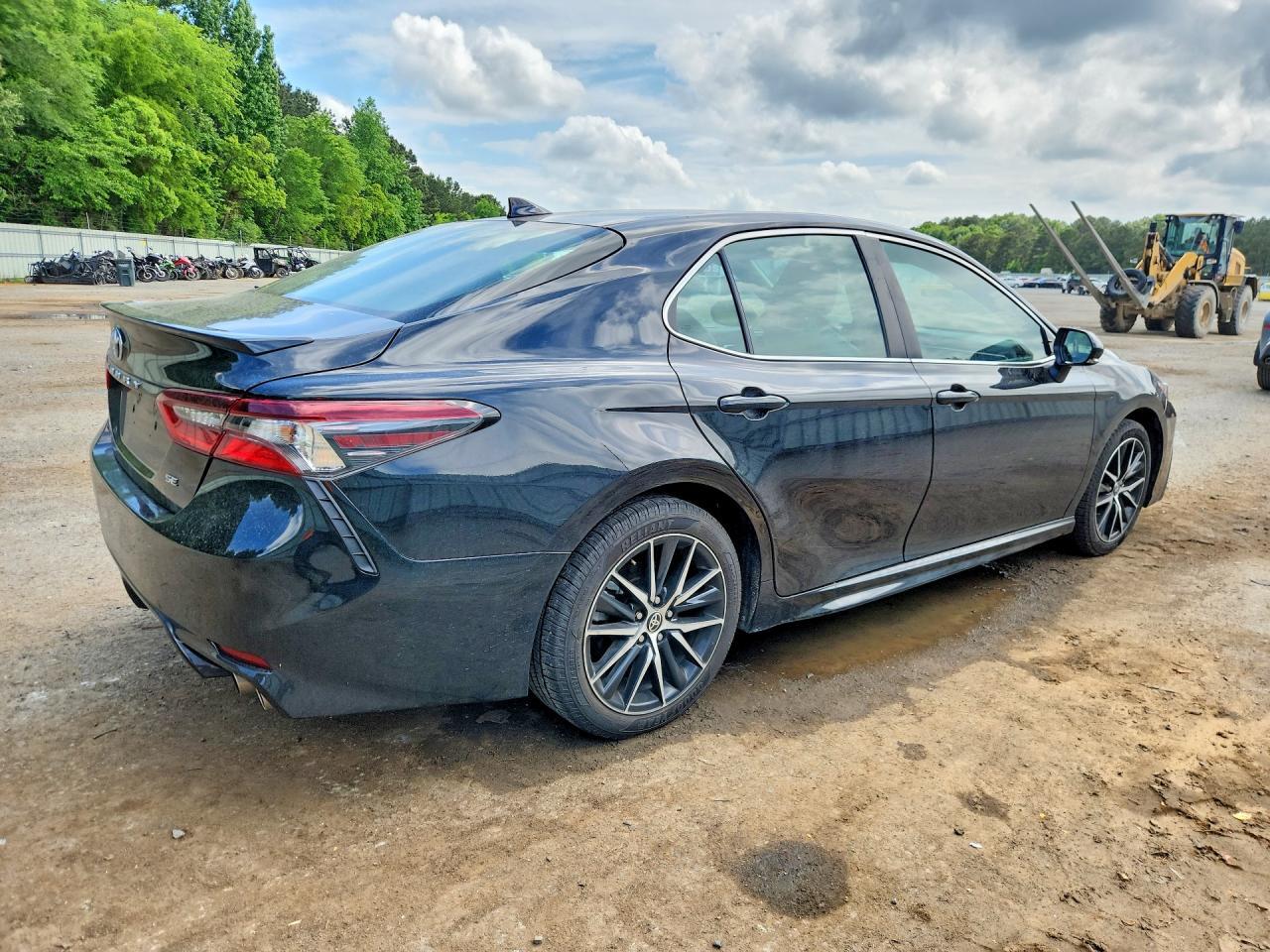 2023 Toyota Camry Se - zdjęcie 3