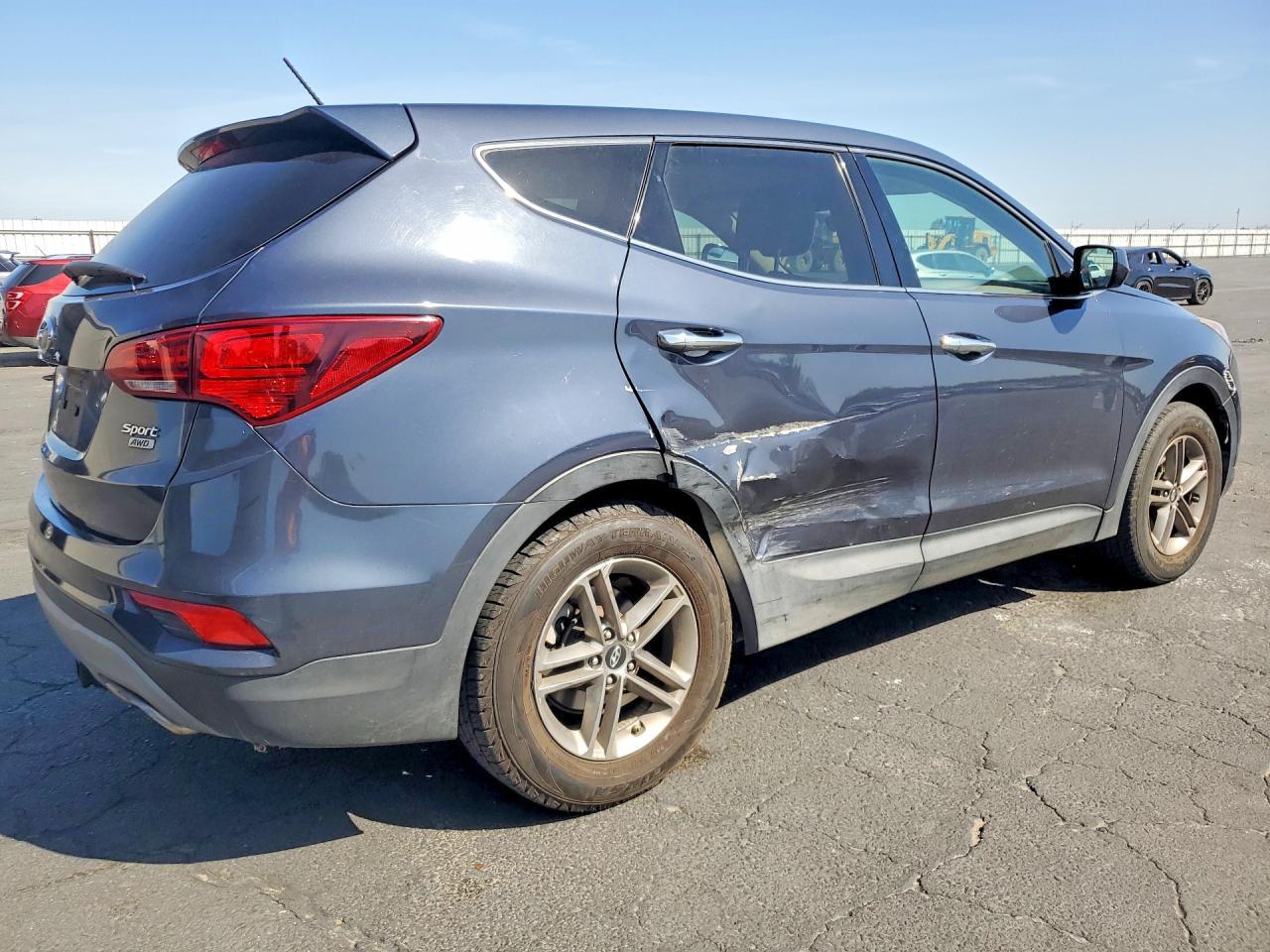 2018 Hyundai Santa Fe Sport 2.4L - zdjęcie 3