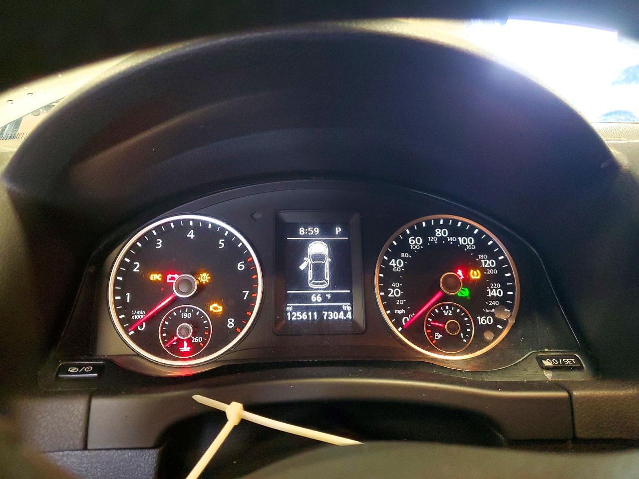 2016 Volkswagen Tiguan S - zdjęcie 9