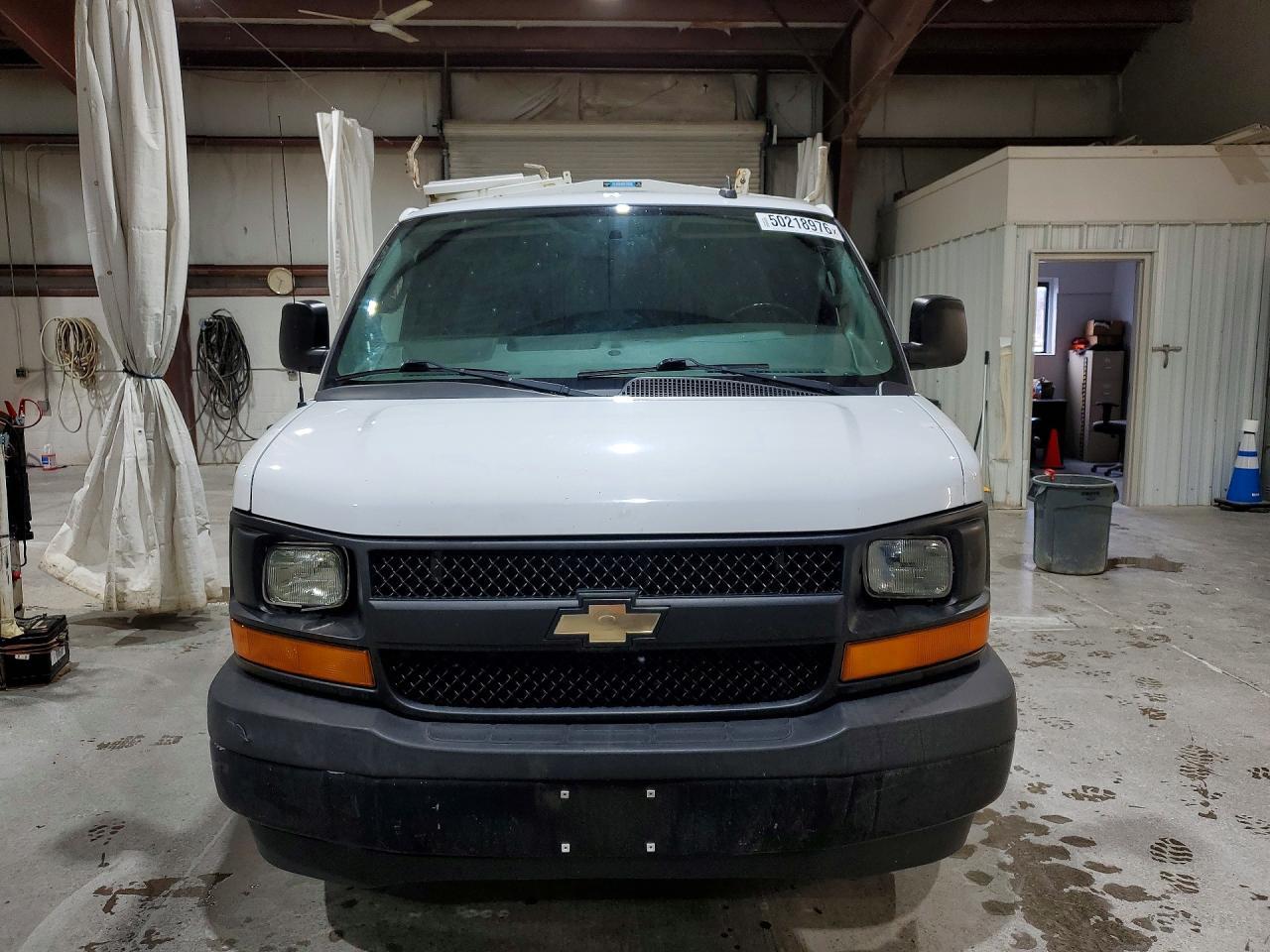 2017 Chevrolet Express G2500 - zdjęcie 5