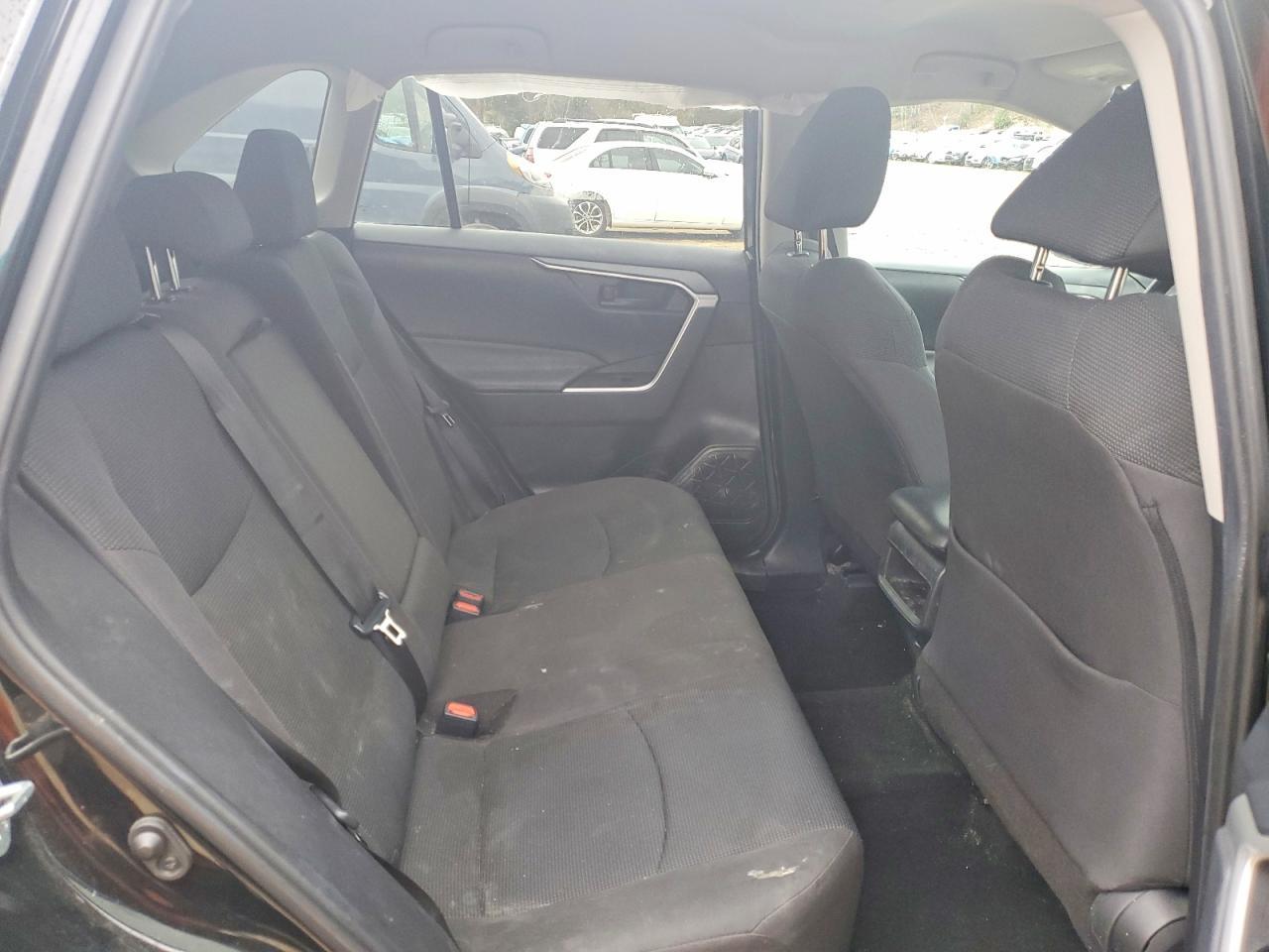 2019 Toyota Rav4 Le - zdjęcie 11