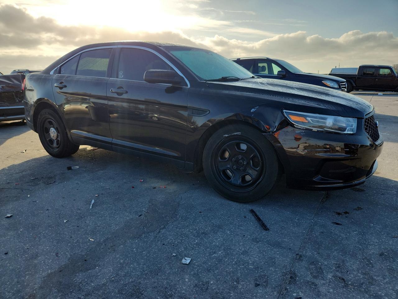 2017 Ford Taurus Police Interceptor - zdjęcie 4
