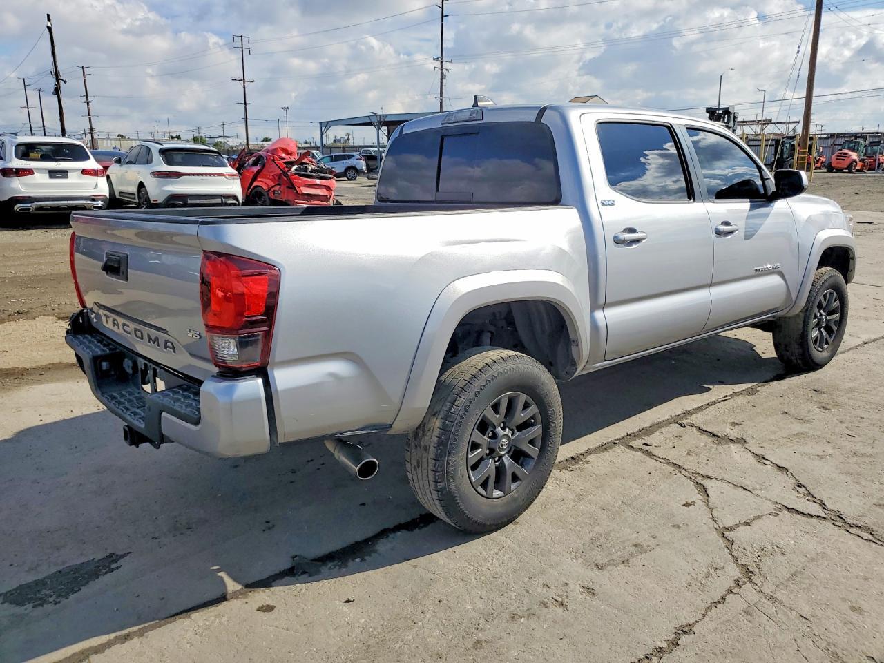 2020 Toyota Tacoma Sr5 V6 - zdjęcie 3