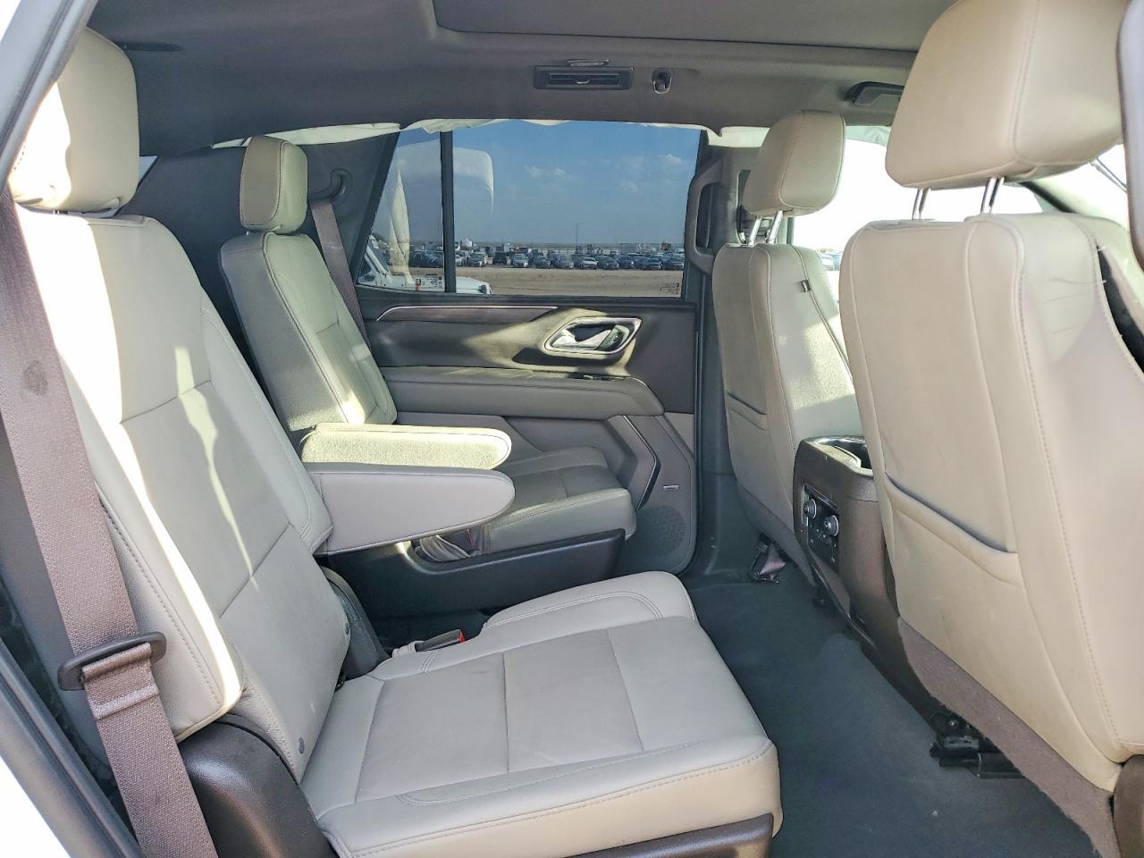 2022 Chevrolet Tahoe K1500 Z71 - zdjęcie 11