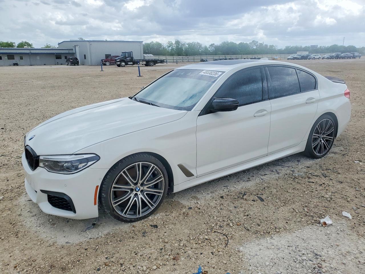 2020 BMW M550Xi - zdjęcie główne