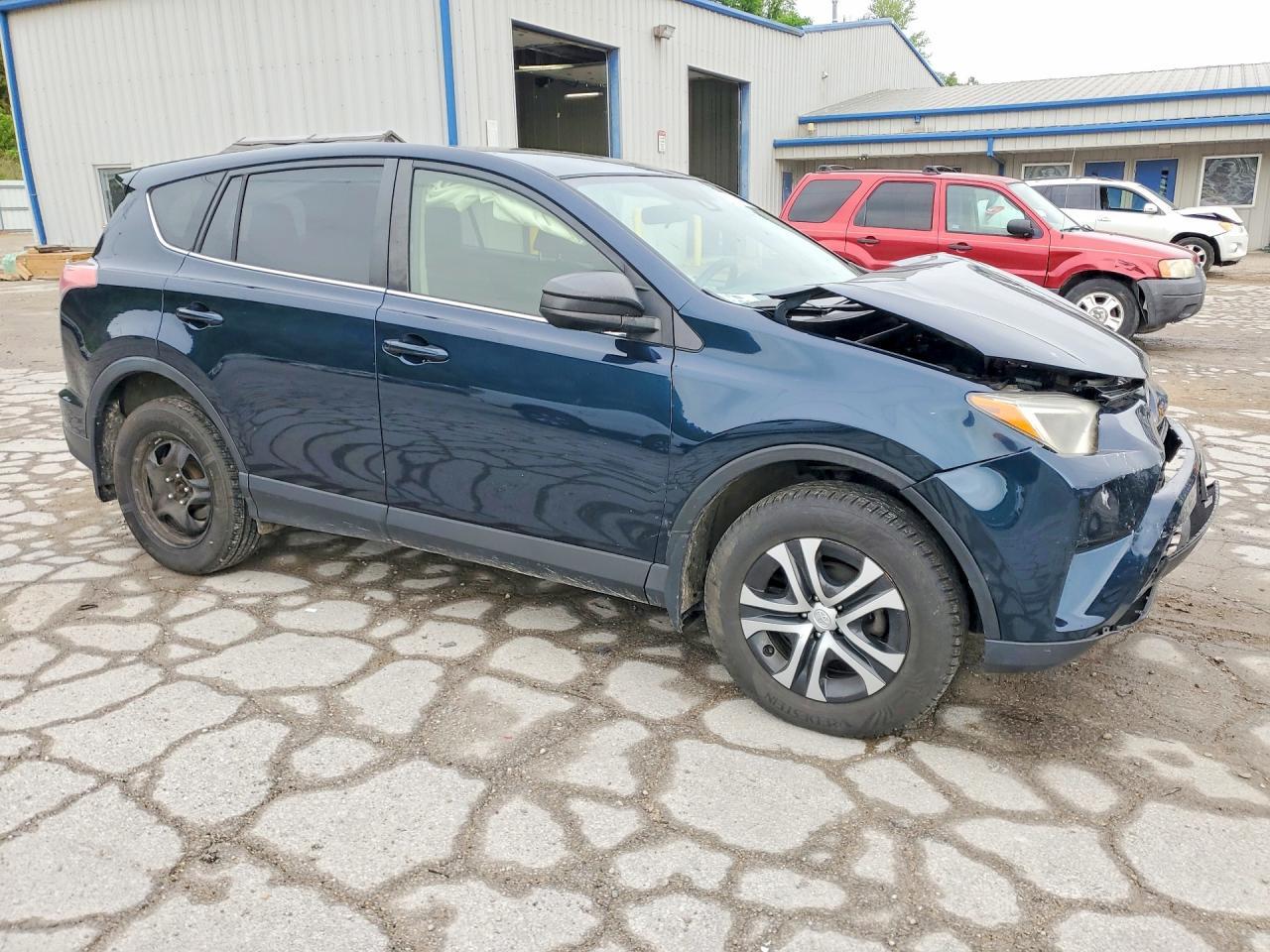 2018 Toyota Rav4 Le - zdjęcie 4
