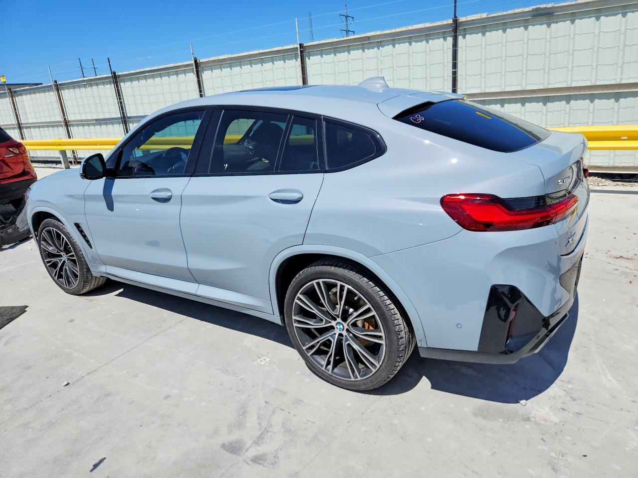2024 BMW X4 xDrive30I - zdjęcie 2