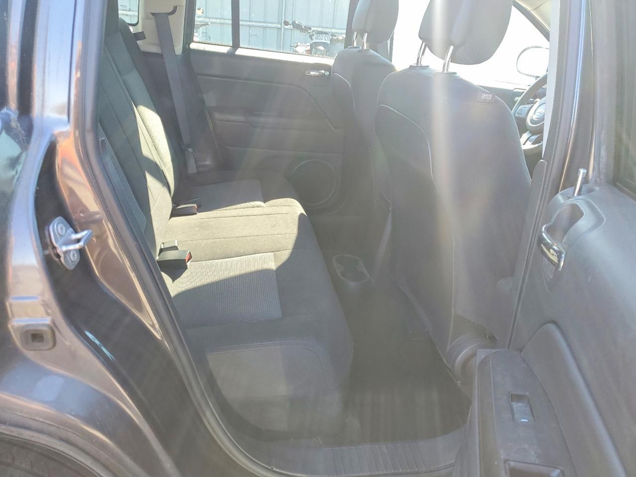 2017 Jeep Compass Sport - zdjęcie 11
