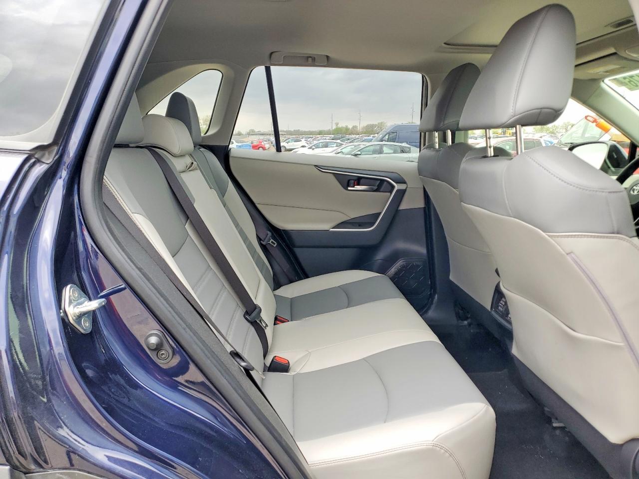 2023 Toyota Rav4 Xle Premium - zdjęcie 11