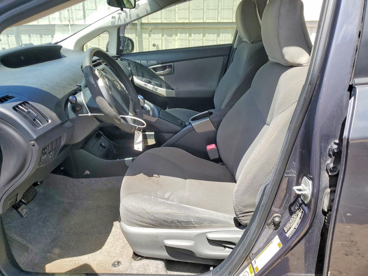2013 Toyota Prius One - zdjęcie 7