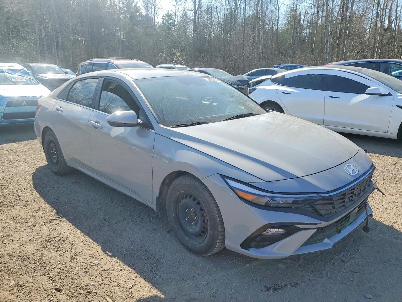2024 Hyundai Elantra Luxury - zdjęcie 4