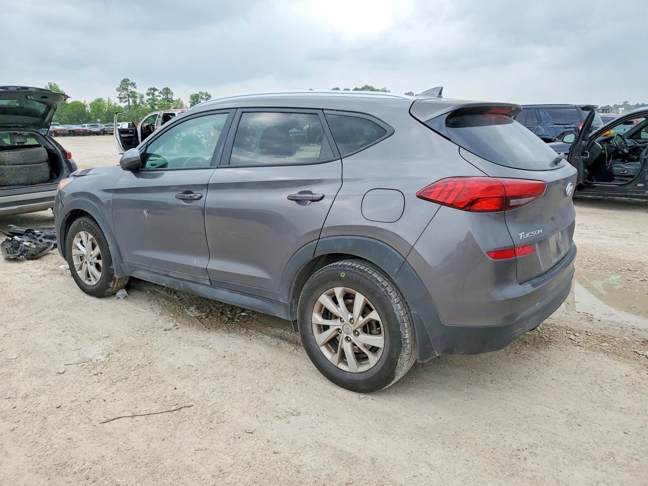Hyundai Tucson - zdjęcie 2