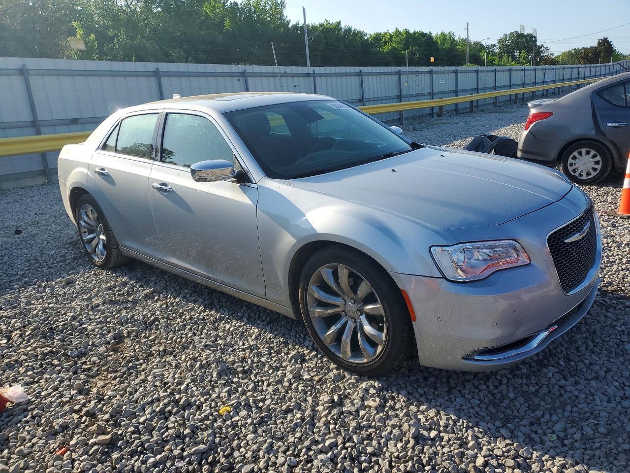 2019 Chrysler 300 Limited - zdjęcie 4